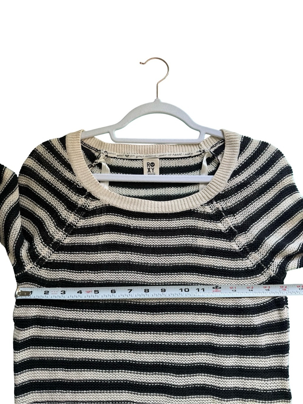 Roxy Black and Cream Striped Crewneck Sweater Size M Beach Coastal Lightweight - Picture 7 of 16